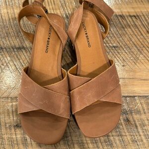 NEW Lucky Brand Sz 7.5/38 leather sandal